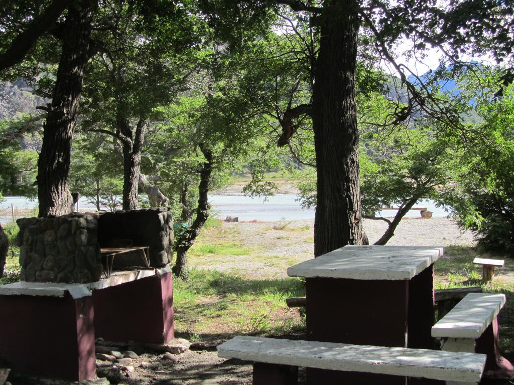 Camping Rio De Las Vueltas El Chalten Luaran gambar